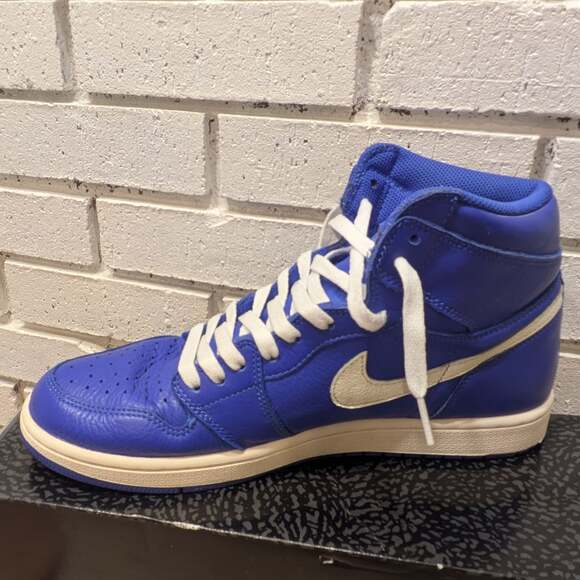 Nike Air Jordan 1 Retro High “Hyper Royal” 555088-401 Men's Size 10.5 *PREOWNED* - Picture 10 of 16